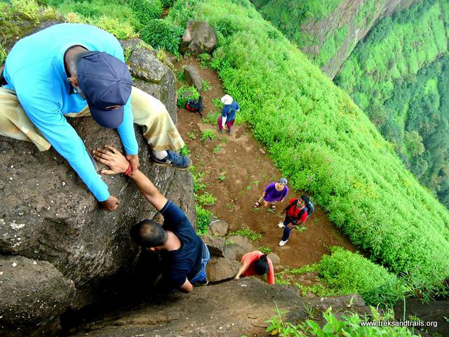 Run chân với “cầu thang lên cổng trời” nguy hiểm nhất hành tinh!