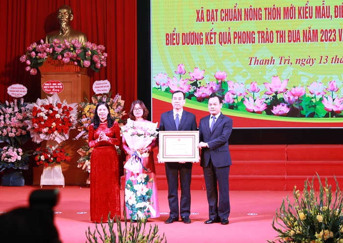 Trao bằng công nhận 15/15 xã huyện Thanh Trì đạt chuẩn nông thôn mới kiểu mẫu