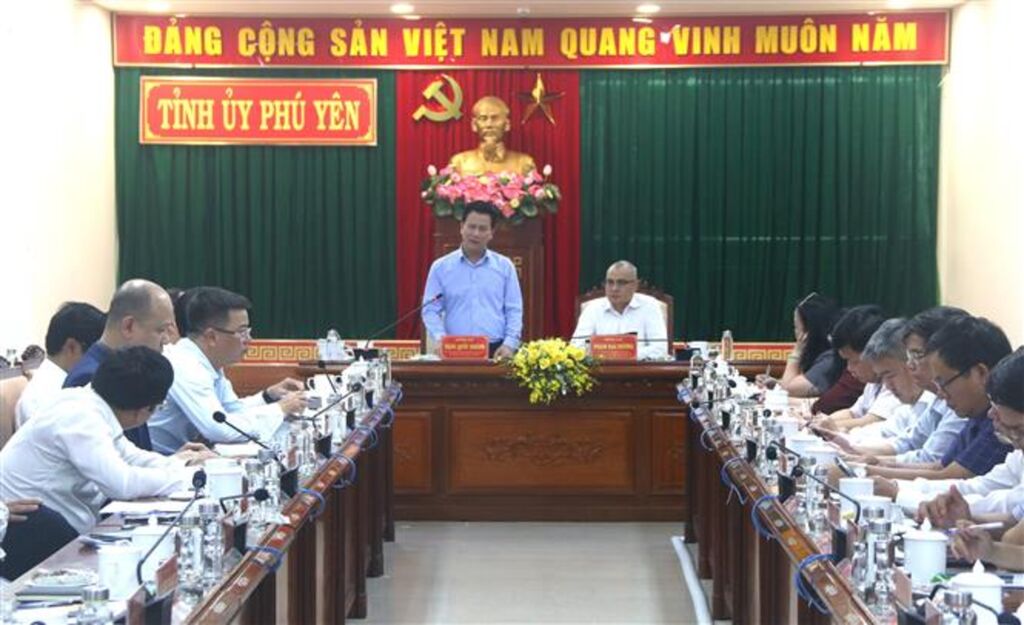 Bộ trưởng Bộ Tài nguyên và Môi trường Đặng Quốc Khánh làm việc tại tỉnh Phú Yên