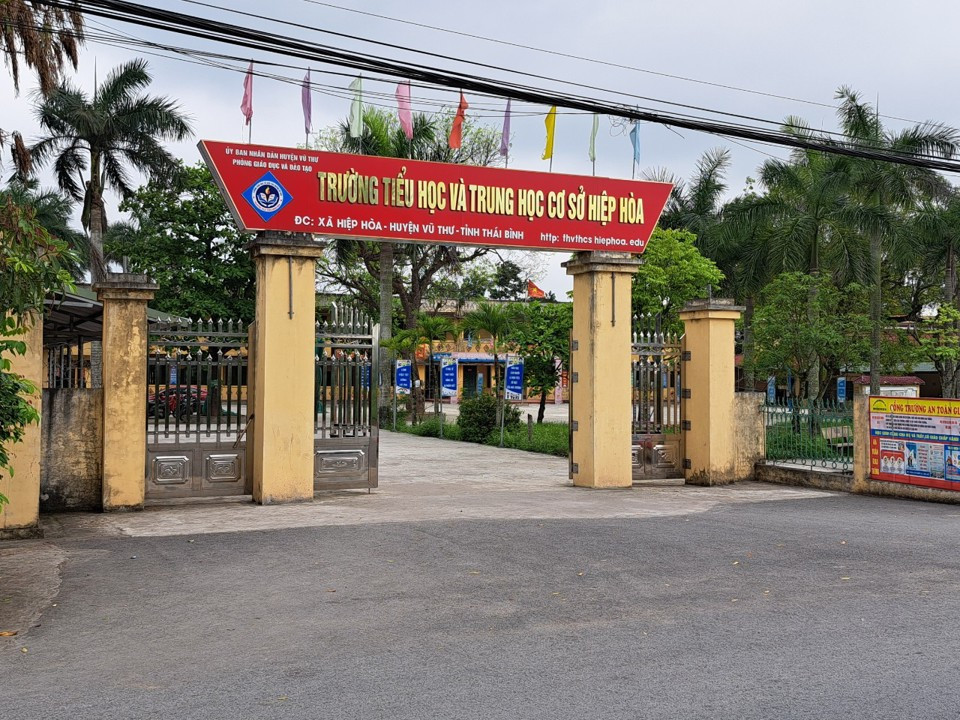 Thái Bình: Xem xét kỷ luật hiệu trưởng do bắt học sinh đi học vào ngày nghỉ lễ