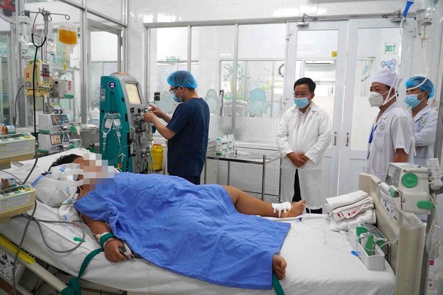 Thông tin mới nhất vụ 328 người bị ngộ độc nghi ăn bánh mì ở Đồng Nai: 2 bệnh nhi trở nặng, phải lọc máu