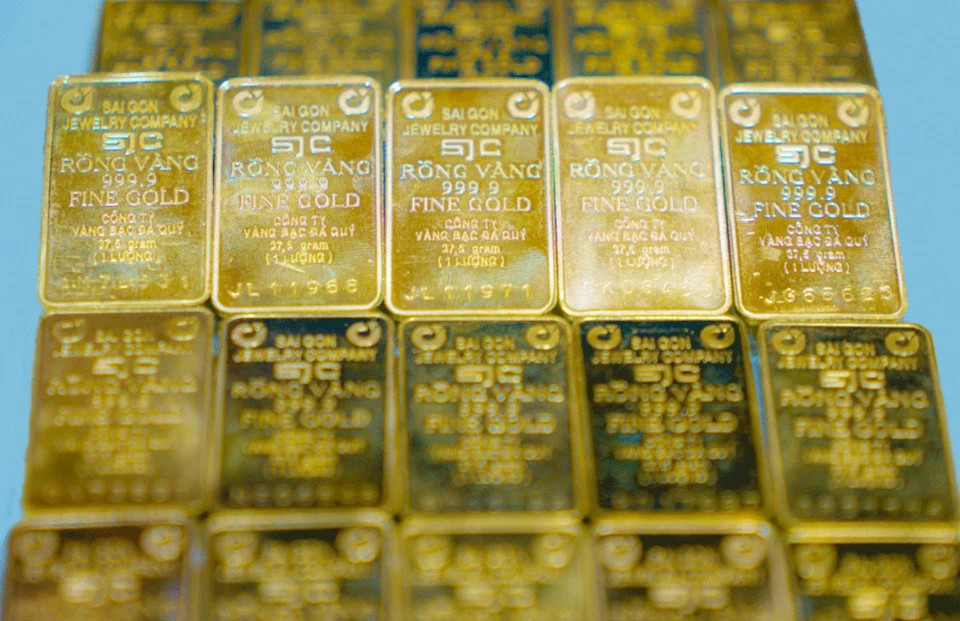 Giá vàng trong nước tăng bốc đầu, giao dịch trên 90 triệu đồng/lượng
