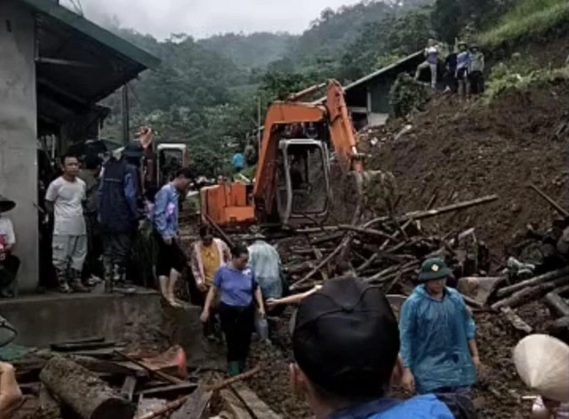 Sạt lở đất ở Bắc Kạn làm 4 người trong gia đình tử vong