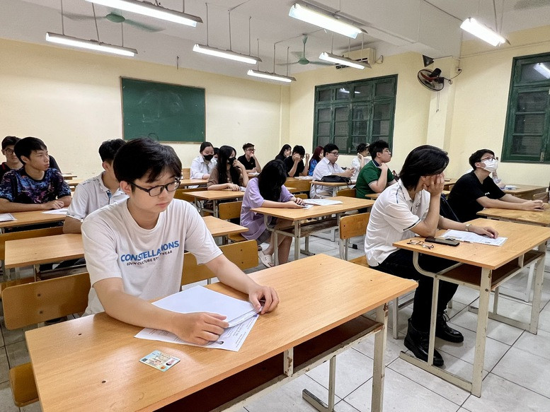 Sáng nay, 28/6, thí sinh thi tổ hợp Khoa học tự nhiên, Khoa học xã hội