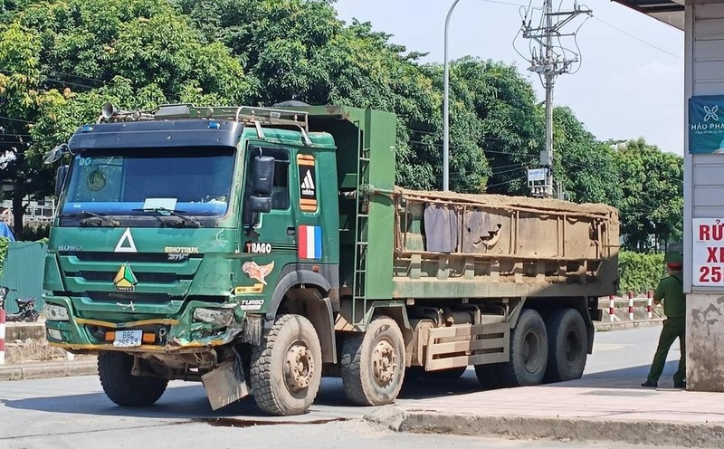 Truy tìm tài xế xe tải gây tai nạn khiến 4 mẹ con tử vong