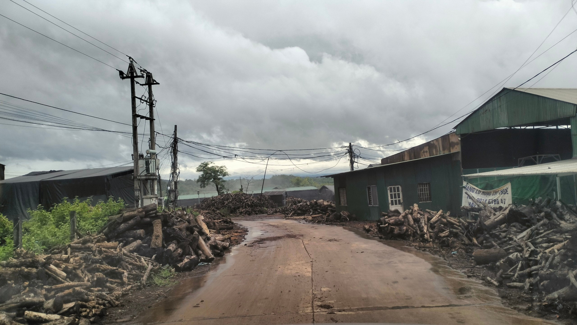 Đắk Lắk: Lò than gây ô nhiễm môi trường tại xã Ea Bar