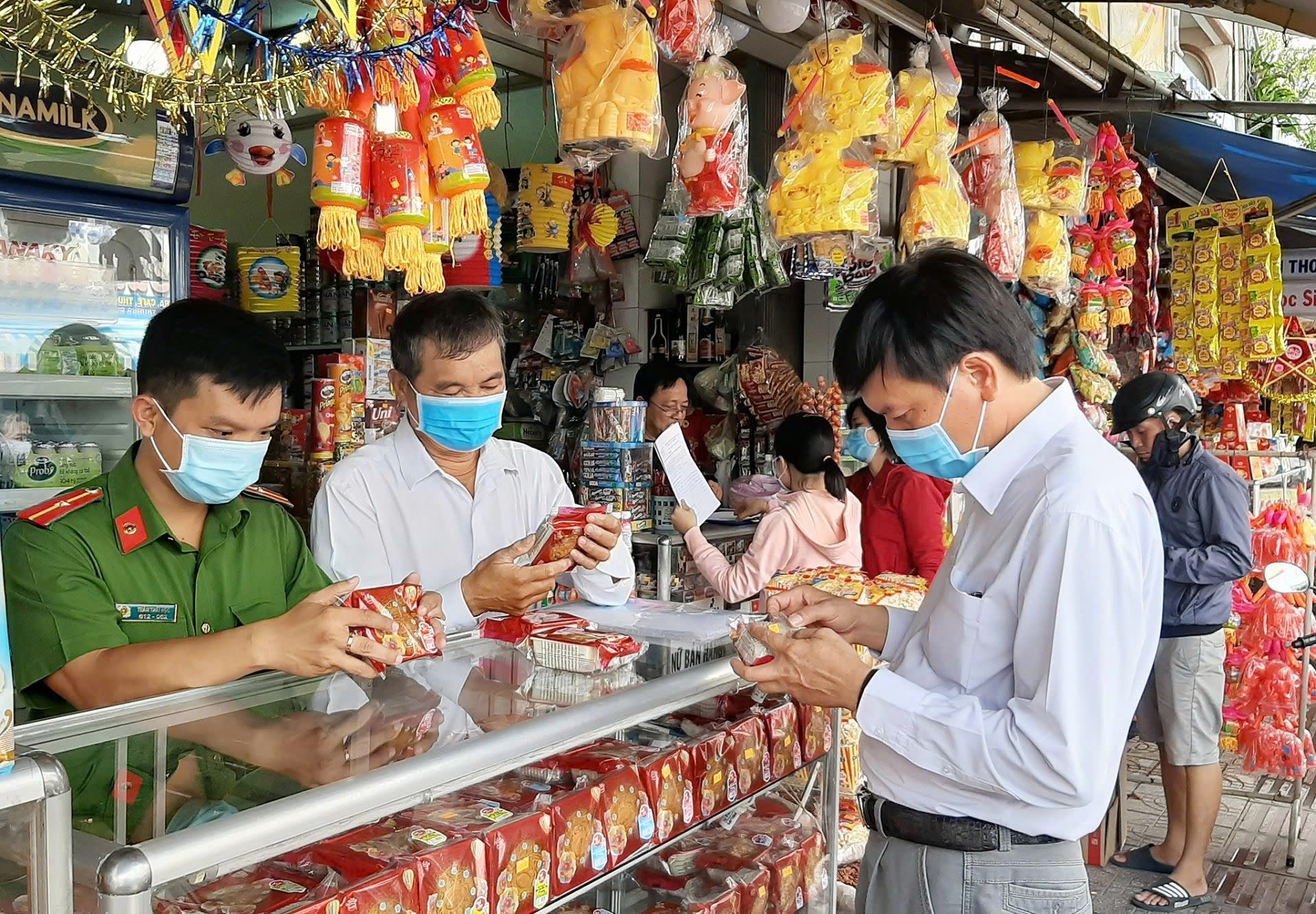 Kiểm soát an toàn thực phẩm dịp Tết Trung Thu