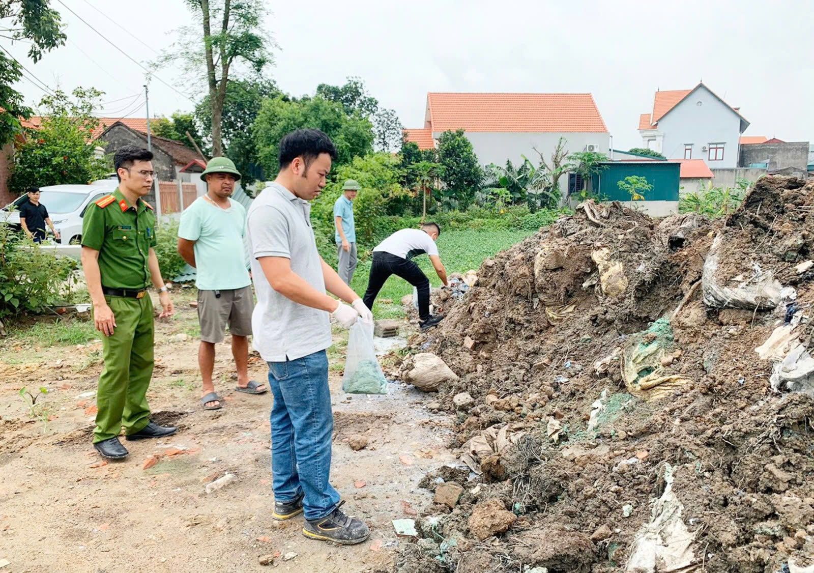 Hải Dương: Công an huyện Cẩm Giàng kịp thời phát hiện, xử lý nhiều vi phạm về môi trường