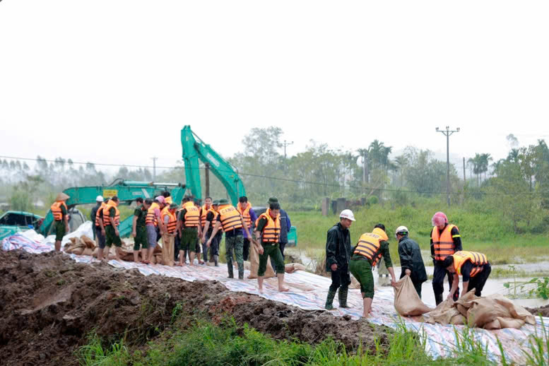 Chủ động ứng phó với diễn biến áp thấp nhiệt đới trên Biển Đông