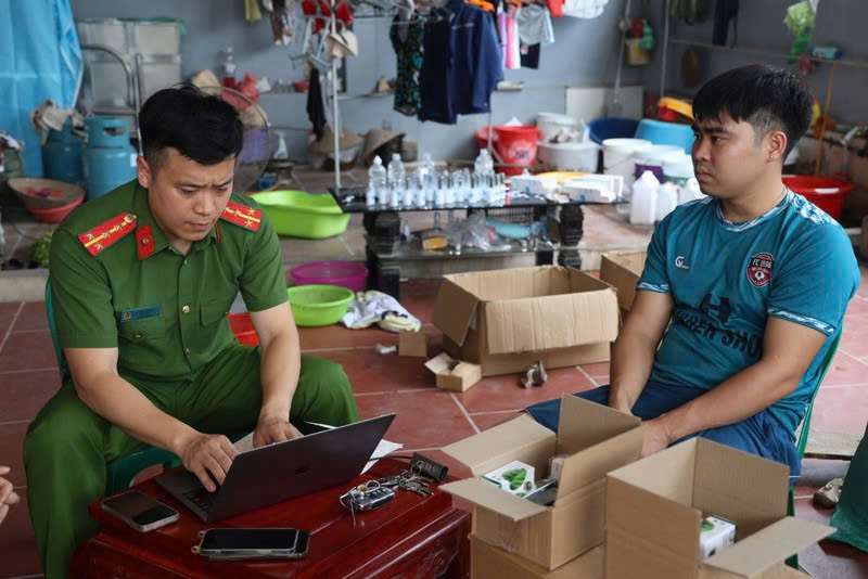 Triệt phá cơ sở sản xuất, buôn bán số lượng lớn mỹ phẩm giả