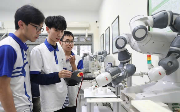 Phát huy vai trò tiên phong trong phát triển khoa học và công nghệ