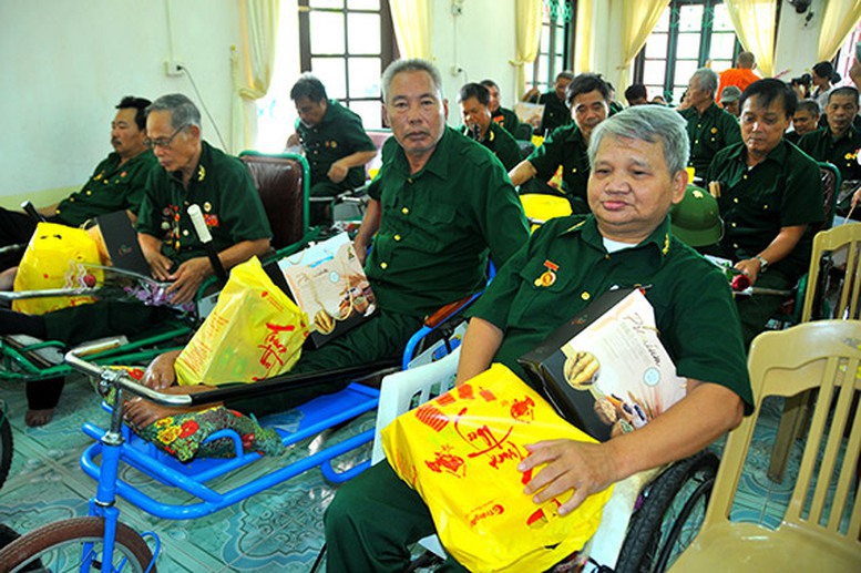 Tặng quà người có công dịp 27/7: Chu đáo, kịp thời, đúng đối tượng