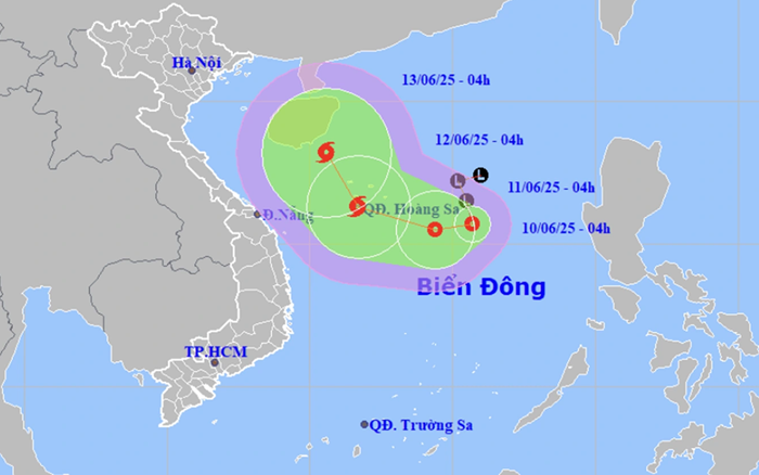 Áp thấp nhiệt đới trên Biển Đông khả năng mạnh thành bão