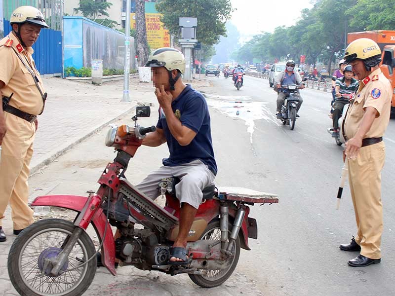 TP. HCM: Từ năm 2027 sẽ kiểm soát khí thải xe gắn máy