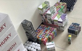 Phá đường dây mua bán thuốc lá điện tử lớn
