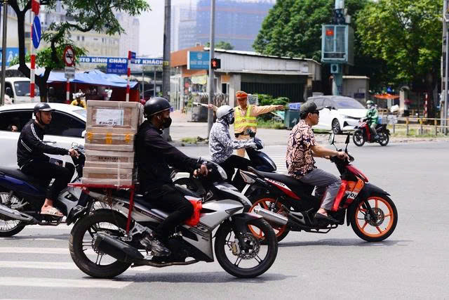 Chuyên gia cảnh báo thời tiết nắng nóng kèm mưa dông những ngày tới