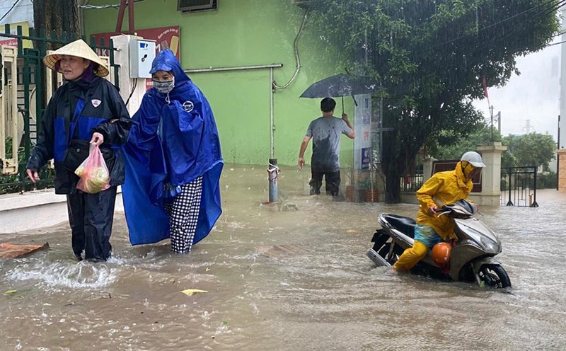 Thời tiết ngày 24/8: Nhiều khu vực trên cả nước mưa rào và dông do ảnh hưởng bão số 5