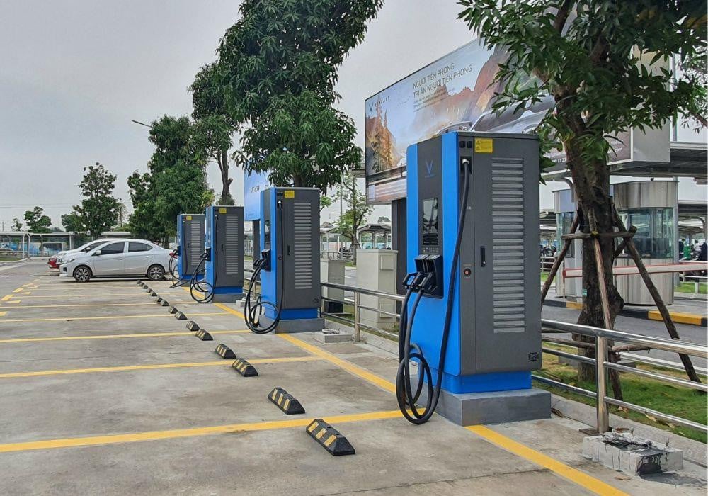 Hà Nội rà soát vị trí có thể lắp đặt trạm sạc xe điện