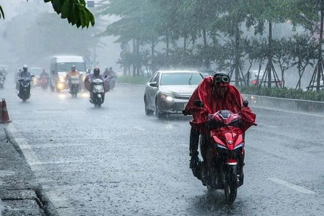 Diễn biến mưa dông ở miền Bắc và miền Trung