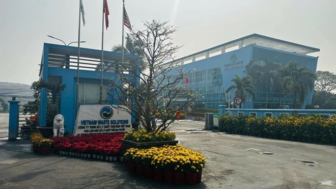 TPHCM đứng trước nguy cơ vỡ trận rác thải khi bãi rác Đa Phước bất ngờ đổi giờ tiếp nhận