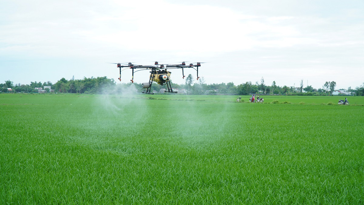 Phú Thọ: Ứng dụng máy bay không người lái trong canh tác nông nghiệp