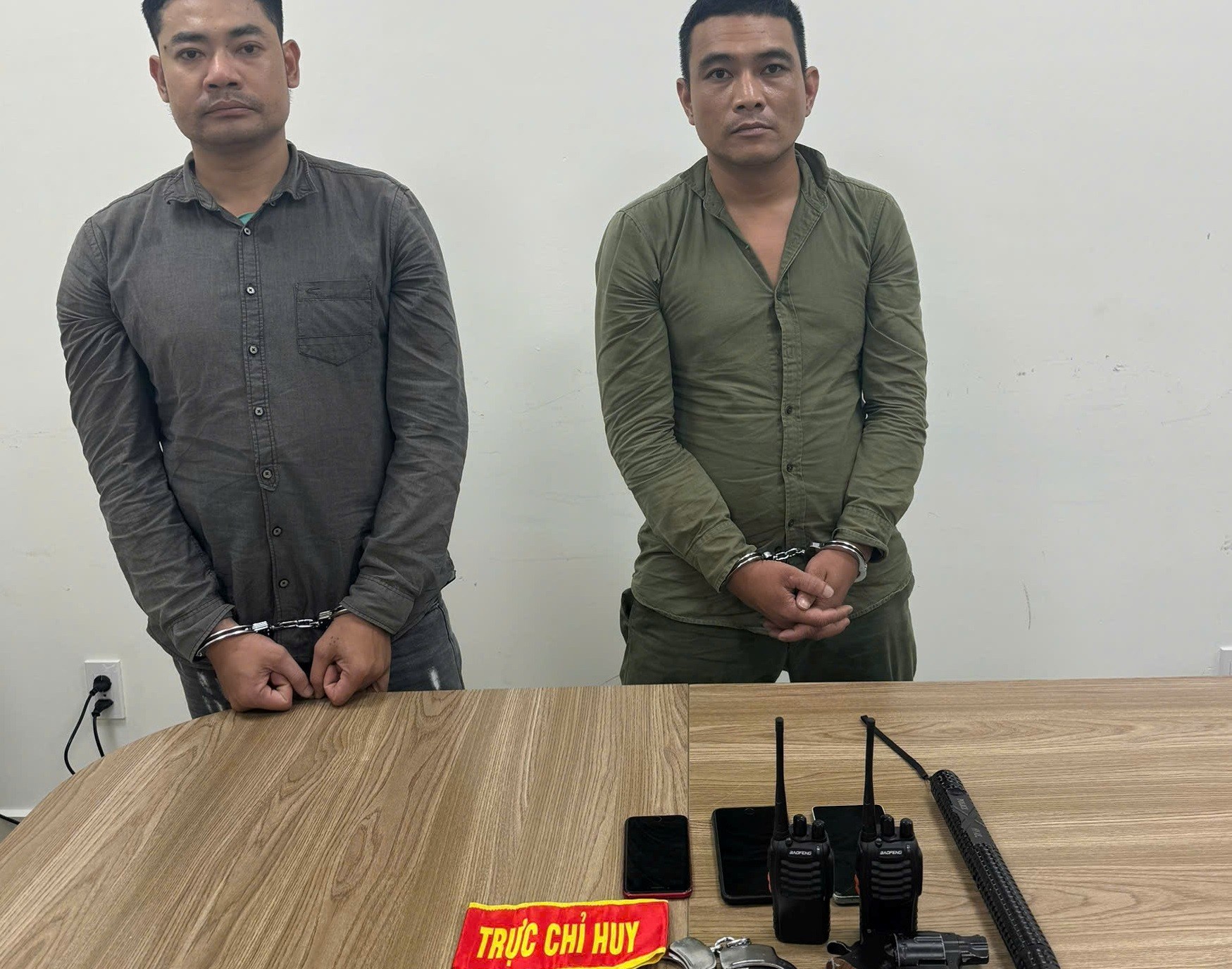 Giả danh công an, 2 thanh niên Hải Phòng thực hiện một loạt vụ cướp