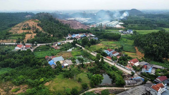 Sống cạnh lò đốt rác thải công nghiệp, cả khu dân cư đêm ngày lo lắng