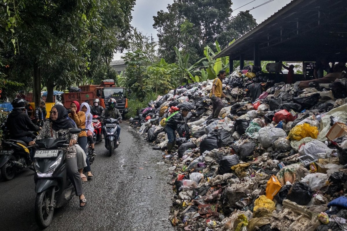 Indonesia ban bố tình trạng khẩn cấp về rác thải