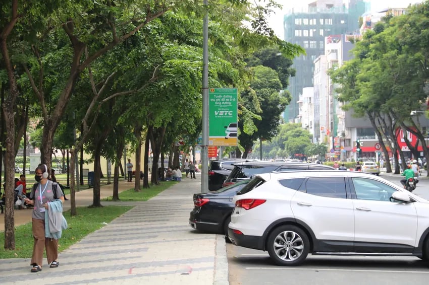 Thành phố Hồ Chí Minh triển khai lắp trạm sạc xe điện tại điểm đỗ xe có thu phí 