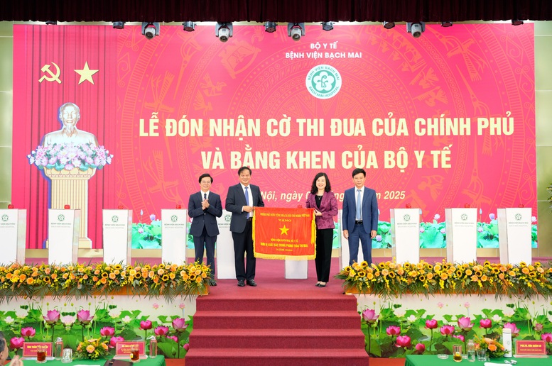 Bệnh viện Bạch Mai chính thức triển khai hệ thống quản trị thông minh toàn trình không giấy tờ; tích hợp VNeID