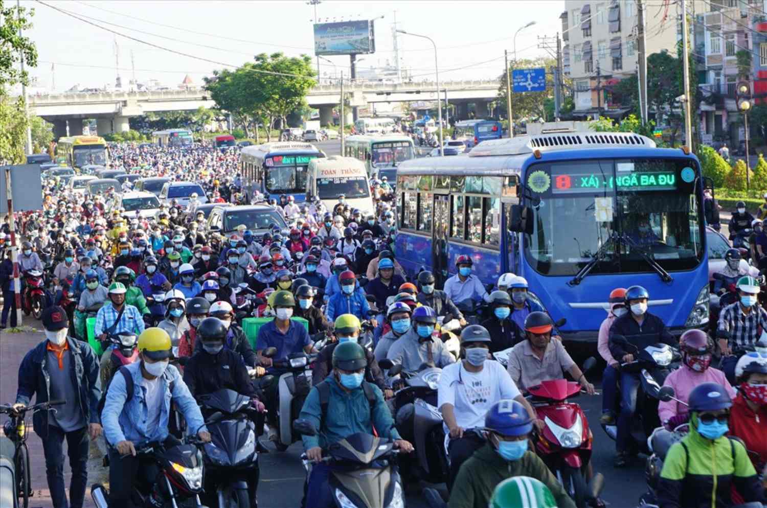 Thành phố Hồ Chí Minh lập vùng phát thải thấp, hạn chế xe xăng