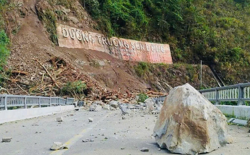 Công bố tình huống khẩn cấp về thiên tai trên Quốc lộ 1 qua 5 tỉnh thành
