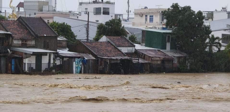 Khánh Hòa: Hỗ trợ 60 triệu đồng mỗi gia đình có nhà bị sập hoàn toàn