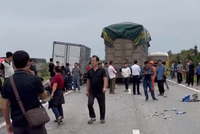 Tai nạn liên hoàn gây ùn tắc kéo dài trên cao tốc Hà Nội - Thái Nguyên