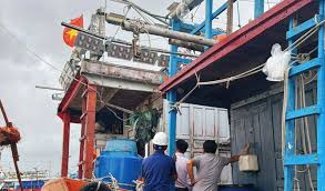 Ngư dân Quảng Trị ứng dụng đèn LED trong đánh bắt xa bờ