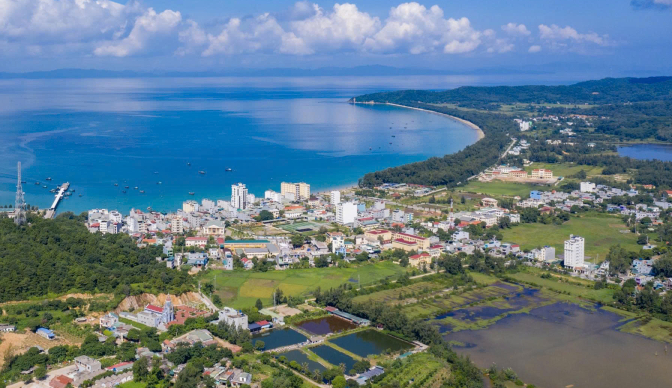 UBND đặc khu quyết định biện pháp quản lý, sử dụng tài nguyên thiên nhiên, bảo vệ môi trường