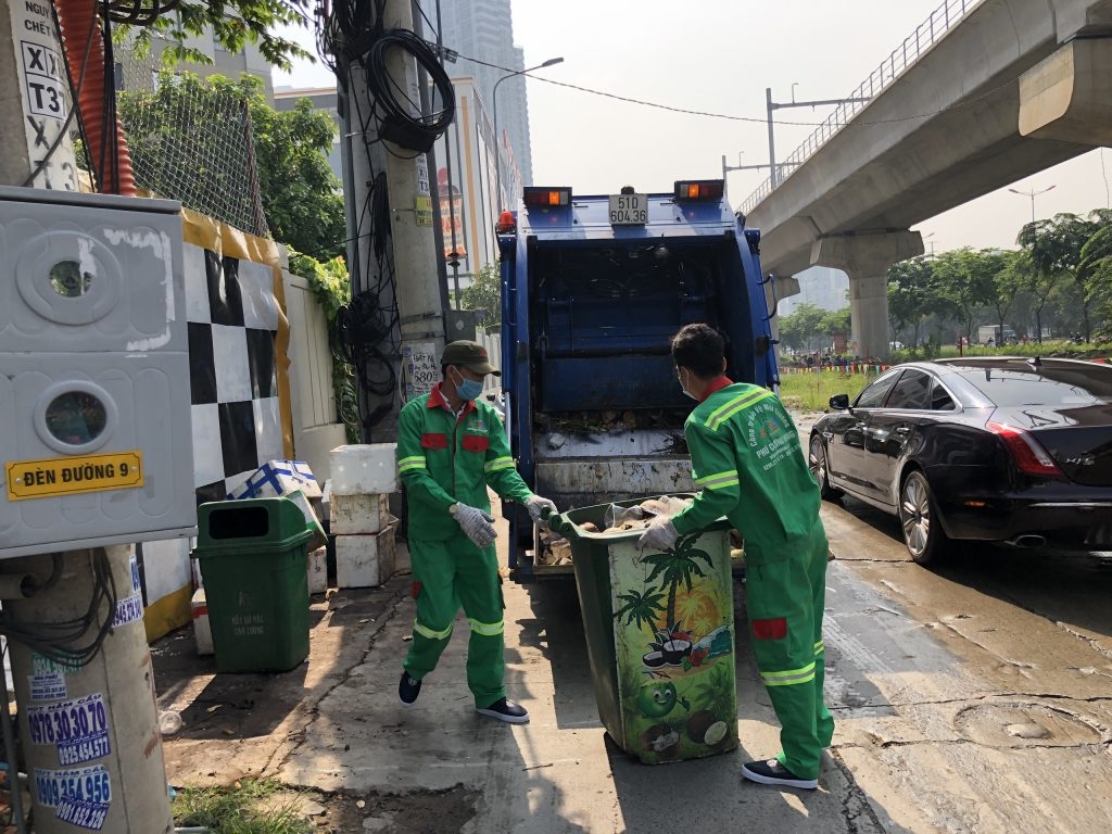 Sự khác biệt của thị trường dịch vụ thu gom, vận chuyển, tái chế, xử lý Chất thải rắn sinh hoạt