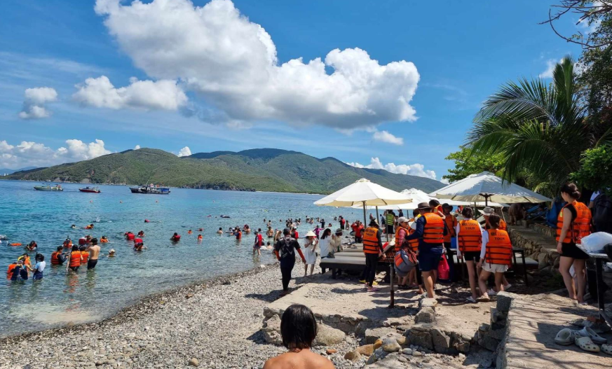 Huy động cộng đồng bảo vệ môi trường biển