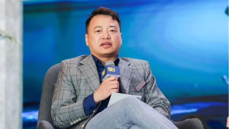 'Shark' Bình bị khởi tố thêm tội trốn thuế