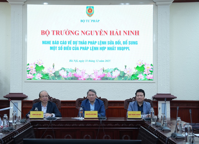 Mọi hoạt động áp dụng pháp luật đều căn cứ vào văn bản hợp nhất