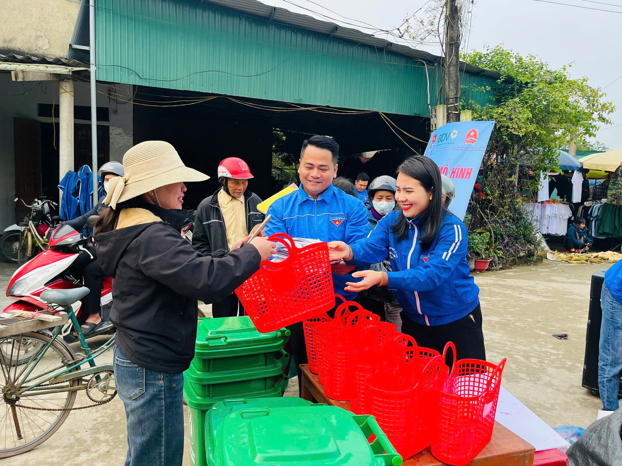 Nhân rộng mô hình chợ phiên giảm rác thải nhựa