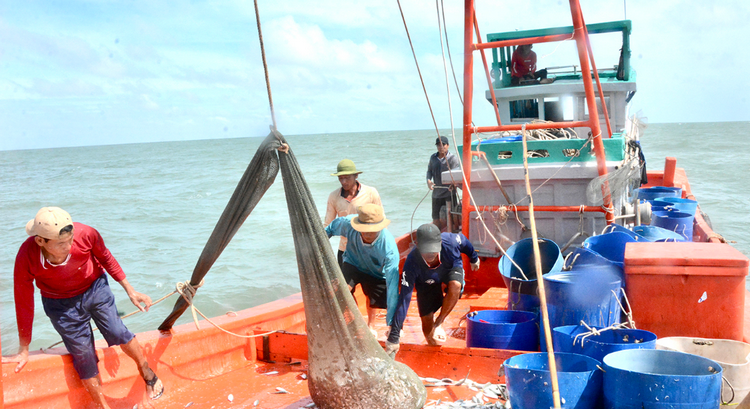 Đắk Lắk: Đầu tư hơn 727 tỷ đồng hỗ trợ ngư dân chuyển đổi nghề khai thác thuỷ sản