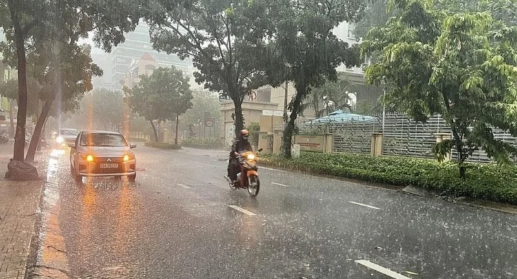 Thời tiết 27/2: Bắc Bộ trưa chiều hửng nắng, Nam Bộ mưa dông