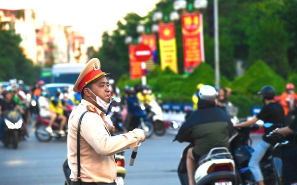 Cảnh sát giao thông triển khai hỗ trợ người dân về quê đón Tết