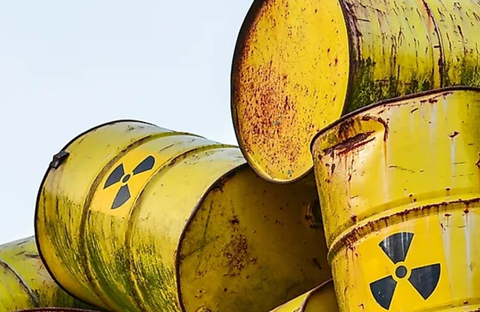 Hành vi chôn cất chất thải phóng xạ, nguồn phóng xạ không phép bị phạt đến 30 triệu đồng