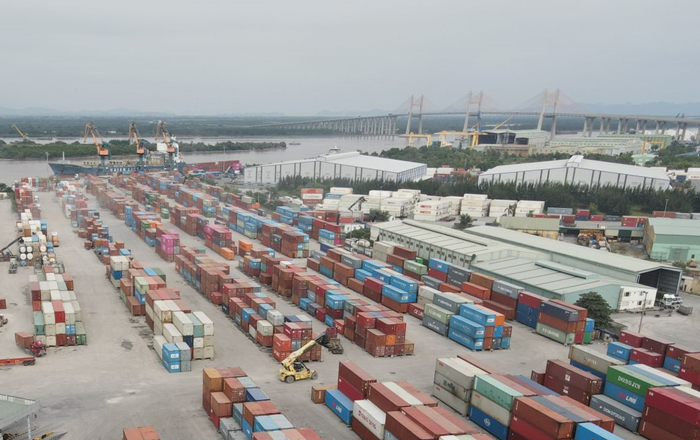 Điều kiện về diện tích tối thiểu kho bãi, điểm làm thủ tục hải quan