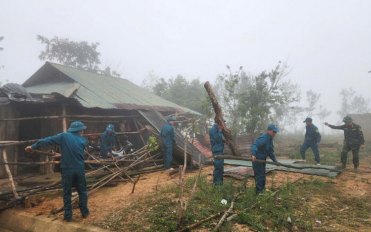 Lai Châu: Mưa đá kèm dông lốc khiến nhiều nhà dân bị thiệt hại