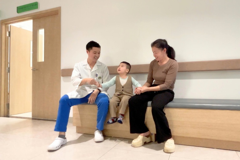 Kỳ tích hồi sinh bé 3 tuổi đuối nước: Khi còn một cơ hội, thầy thuốc vẫn nỗ lực đến cùng