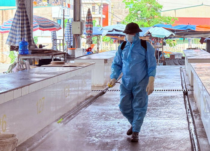 Cao Bằng cấp hơn 3.800 lít hóa chất khử trùng phòng dịch tả lợn châu Phi