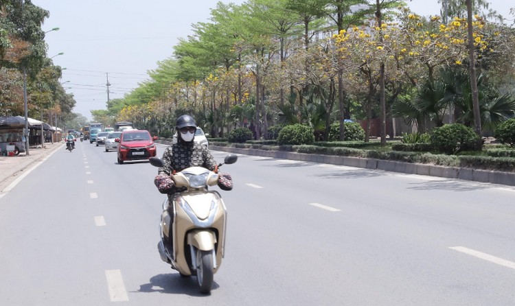 Thời tiết ngày 12/4: Bắc Bộ tăng nhiệt, Nam Bộ chiều tối có dông